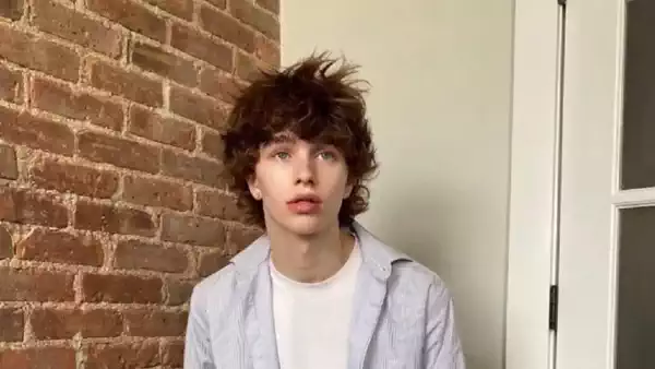 Muscle Max: Bodybuilder Champion